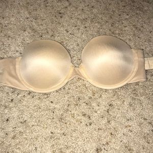 nude strapless bra, never worn!